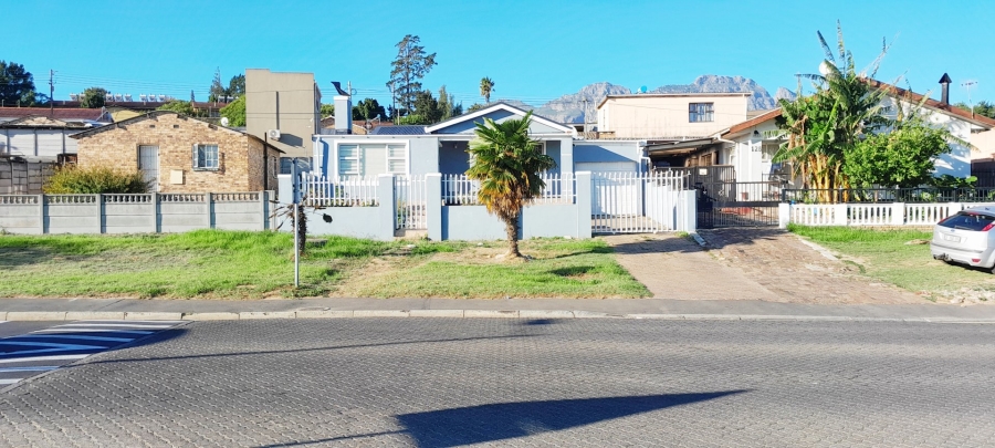 2 Bedroom Property for Sale in Cloetesville Western Cape